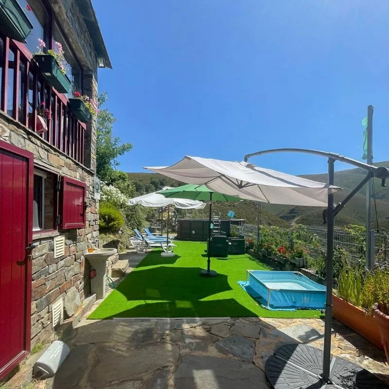 Jardim e zona exterior da Casa Margou